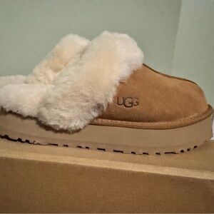 UGG Women's Cozy Tan and Cream Slippers